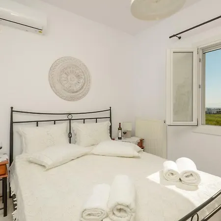Orkos Naxian Wave Apartment